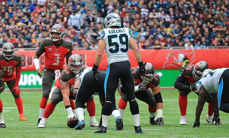 Luke Kuechly 退休