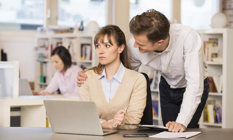 如何提出性骚扰索赔