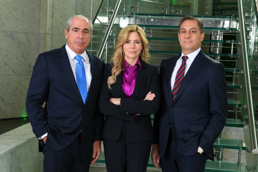 Hunter, Shkolnik & Mari group photo